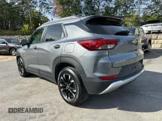 2021 Chevrolet TrailBlazer LT z VIN KL79MPS26MB170034, wystawiony jako Copart lot #84895245 z przebiegiem 159 359 mil mil oraz Czysty tytuł • Clean title. Historia ofert i sprzedaży dostępna na DreamBid. Obrazek 2.