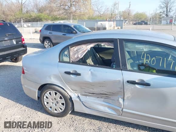 2009 Honda Civic with VIN 1HGFA15309L011836, listed as a IAAI auction lot 42071712 with 175,043 mi miles and . Bid and sale history available at DreamBid. Image 6.