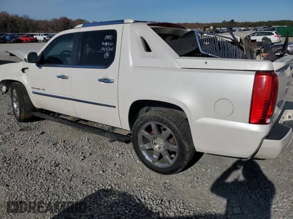 2010 Cadillac Escalade EXT Premium with VIN 3GYVKNEF2AG165792, listed as a Copart auction lot 84022714 with 163,795 mi miles and Salvage title. Bid and sale history available at DreamBid. Image 2.