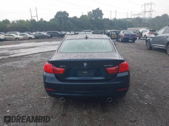 2014 BMW 4 Series 435i xDrive z VIN WBA3R5C58EK188668, wystawiony jako IAAI lot #39946954 z przebiegiem 89 513 mil mil oraz . Historia ofert i sprzedaży dostępna na DreamBid. Obrazek 17.