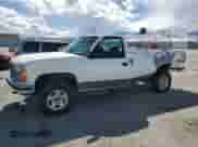 1993 Chevrolet Silverado 2500 с VIN 1GCFK24K6PE127943, выставлен на аукционе Copart как лот 49150645 с пробегом 171 482 миль миль и Списание • Salvage title. История ставок и продаж доступна на DreamBid. Изображение 1.