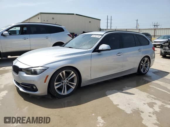 2016 BMW 3 Series 328i xDrive z VIN WBA8G5C57GK442594, wystawiony jako Copart lot #65760744 z przebiegiem 97 612 mil mil oraz Czysty tytuł • Clean title. Historia ofert i sprzedaży dostępna na DreamBid. Obrazek 1.
