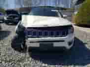2018 Jeep Compass Latitude z VIN 3C4NJDBB9JT246350, wystawiony jako Copart lot #54673315 z przebiegiem 91 053 mil mil oraz Szkoda całkowita • Salvage title. Historia ofert i sprzedaży dostępna na DreamBid. Obrazek 5.
