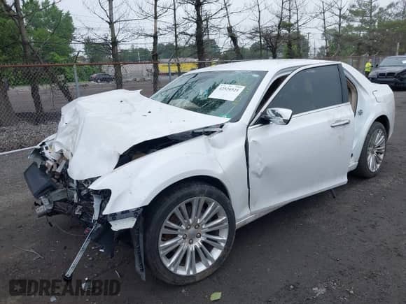 2011 Chrysler 300 C с VIN 2C3CA6CT5BH573675, выставлен на аукционе IAAI как лот 42524521 с пробегом Не указан миль и . История ставок и продаж доступна на DreamBid. Изображение 2.