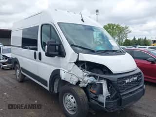2023 Ram ProMaster Cargo с VIN 3C6LRVBG0PE567554, выставлен на аукционе IAAI как лот 42203133 с пробегом 13 727 миль миль и . История ставок и продаж доступна на DreamBid. Изображение 1.