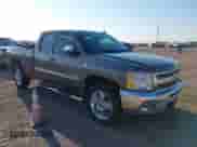 2012 Chevrolet Silverado 1500 LT z VIN 1GCRCSE01CZ327977, wystawiony jako IAAI lot #43379887 z przebiegiem 73 817 mil mil oraz . Historia ofert i sprzedaży dostępna na DreamBid. Obrazek 1.