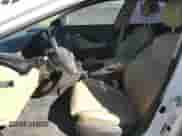 2015 Hyundai Azera Limited z VIN KMHFH4JG0FA432916, wystawiony jako Copart lot #45051035 z przebiegiem 70 765 mil mil oraz Szkoda całkowita • Salvage title. Historia ofert i sprzedaży dostępna na DreamBid. Obrazek 7.