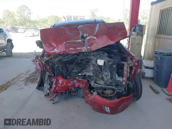 2018 Chevrolet Silverado 1500 High Country with VIN 3GCPCTEC2JG615429, listed as a IAAI auction lot 41855416 with Not provided miles and . Bid and sale history available at DreamBid. Image 12.