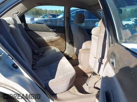 1994 Honda Accord LX с VIN 1HGCD5635RA129215, выставлен на аукционе IAAI как лот 43467262 с пробегом 214 151 миль миль и . История ставок и продаж доступна на DreamBid. Изображение 8.