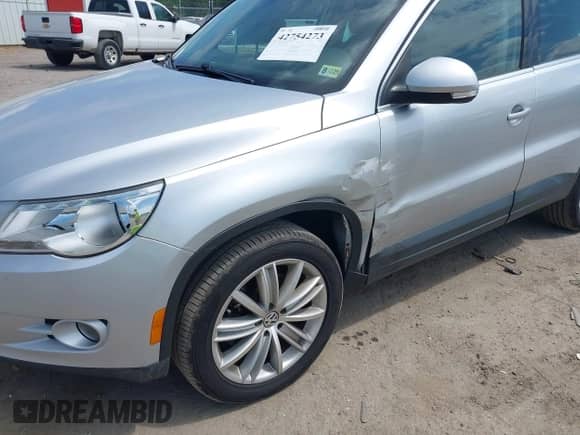 2009 Volkswagen Tiguan S с VIN WVGAV75N19W508048, выставлен на аукционе IAAI как лот 42754273 с пробегом 84 535 миль миль и . История ставок и продаж доступна на DreamBid. Изображение 6.