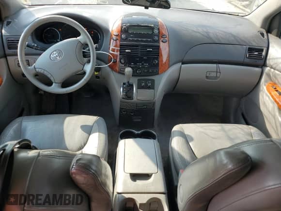 2006 Toyota Sienna XLE z VIN 5TDZA22C56S409978, wystawiony jako Copart lot #81127375 z przebiegiem 310 835 mil mil oraz Czysty tytuł • Clean title. Historia ofert i sprzedaży dostępna na DreamBid. Obrazek 8.