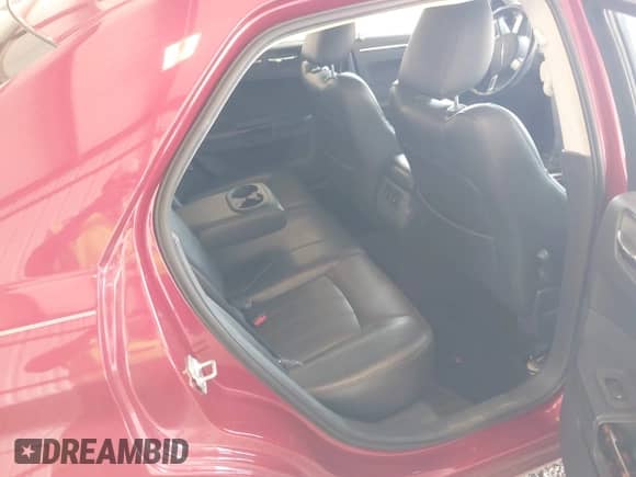 2008 Chrysler 300 C Hemi с VIN 2C3KA63H98H311142, выставлен на аукционе IAAI как лот 42672466 с пробегом 113 280 миль миль и . История ставок и продаж доступна на DreamBid. Изображение 8.