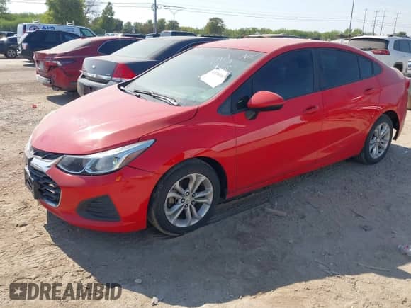 2019 Chevrolet Cruze LS с VIN 1G1BC5SM8K7139650, выставлен на аукционе IAAI как лот 43301079 с пробегом 133 190 миль миль и . История ставок и продаж доступна на DreamBid. Изображение 2.