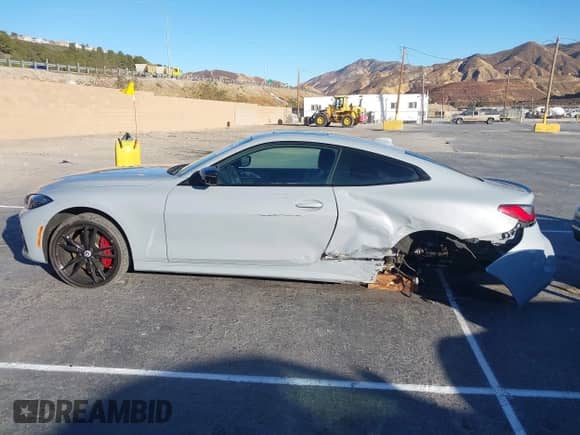 2023 BMW 4 Series M440i с VIN WBA83AP06PCL18166, выставлен на аукционе IAAI как лот 41407380 с пробегом Не указан миль и . История ставок и продаж доступна на DreamBid. Изображение 14.