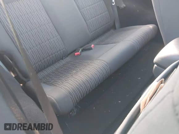 2012 Jeep Wrangler Sahara z VIN 1C4GJWBG4CL164203, wystawiony jako IAAI lot #41428441 z przebiegiem 94 776 mil mil oraz . Historia ofert i sprzedaży dostępna na DreamBid. Obrazek 8.