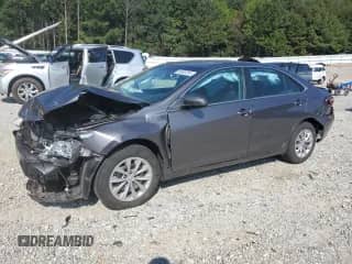 2017 Toyota Camry XLE z VIN 4T1BF1FK3HU703680, wystawiony jako Copart lot #80905295 z przebiegiem 61 366 mil mil oraz Szkoda całkowita • Salvage title. Historia ofert i sprzedaży dostępna na DreamBid. Obrazek 1.