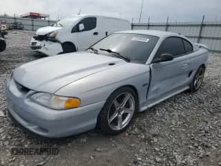 1996 Ford Mustang GT z VIN 1FALP42X0TF109687, wystawiony jako Copart lot #52496445 z przebiegiem 164 373 mil mil oraz Szkoda całkowita • Salvage title. Historia ofert i sprzedaży dostępna na DreamBid. Obrazek 1.