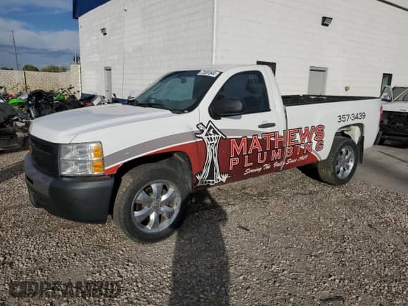 2013 Chevrolet Silverado 1500 Work Truck with VIN 1GCNKPEX3DZ252843, listed as a Copart auction lot 71591544 with 188,629 mi miles and Salvage title. Bid and sale history available at DreamBid. Image 1.