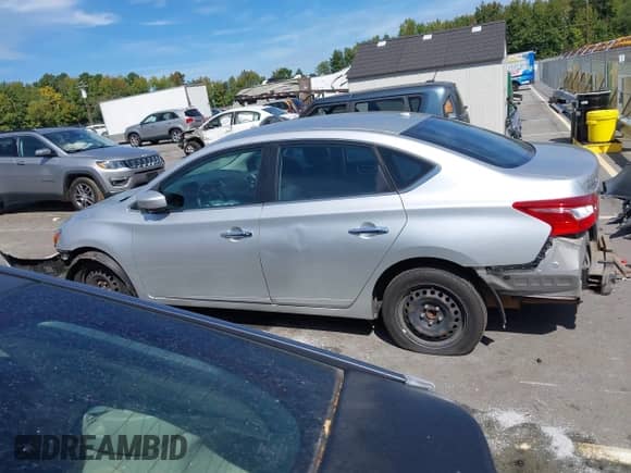 2017 Nissan Sentra SR with VIN 3N1AB7AP1HY224384, listed as a IAAI auction lot 43244197 with 87,090 mi miles and . Bid and sale history available at DreamBid. Image 15.