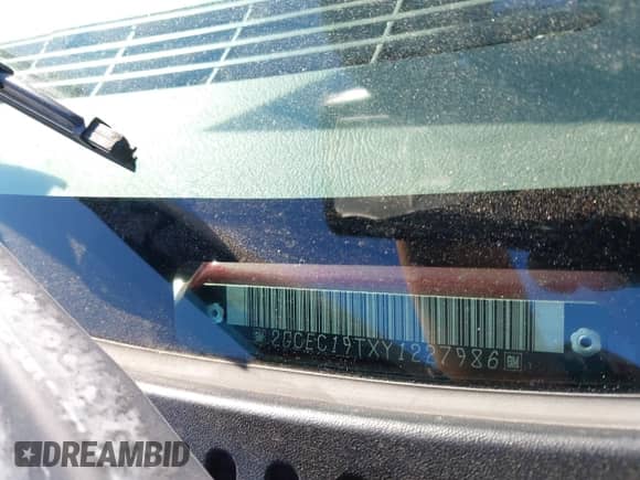2000 Chevrolet Silverado 1500 LS z VIN 2GCEC19TXY1227986, wystawiony jako IAAI lot #43159851 z przebiegiem 300 863 mil mil oraz . Historia ofert i sprzedaży dostępna na DreamBid. Obrazek 9.