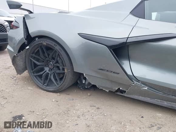 2024 Chevrolet Corvette 3LZ with VIN 1G1YF3D30R5607032, listed as a IAAI auction lot 41343511 with 6,164 mi miles and . Bid and sale history available at DreamBid. Image 20.