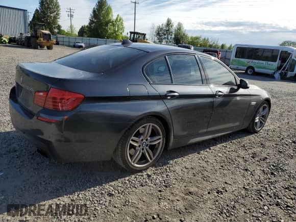 2015 BMW 5 Series 550i с VIN WBAKN9C54FD960930, выставлен на аукционе Copart как лот 56240895 с пробегом 85 276 миль миль и Чистый • Clean title. История ставок и продаж доступна на DreamBid. Изображение 3.