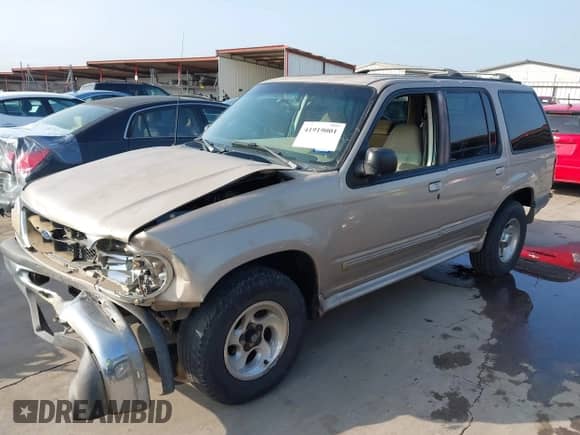 1998 Ford Explorer XL z VIN 1FMZU32X7WZB30073, wystawiony jako IAAI lot #41919001 z przebiegiem 316 172 mil mil oraz . Historia ofert i sprzedaży dostępna na DreamBid. Obrazek 2.