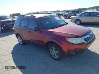 2013 Subaru Forester X z VIN JF2SHABC4DG428182, wystawiony jako IAAI lot #43483987 z przebiegiem 180 671 mil mil oraz . Historia ofert i sprzedaży dostępna na DreamBid. Obrazek 1.