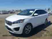 2017 Kia Sorento SX z VIN 5XYPKDA55HG256554, wystawiony jako IAAI lot #43164239 z przebiegiem 133 592 mil mil oraz . Historia ofert i sprzedaży dostępna na DreamBid. Obrazek 2.