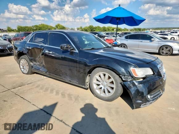 2012 Chrysler 300 Limited z VIN 2C3CCACG0CH289016, wystawiony jako Copart lot #85167745 z przebiegiem 186 046 mil mil oraz Czysty tytuł • Clean title. Historia ofert i sprzedaży dostępna na DreamBid. Obrazek 4.