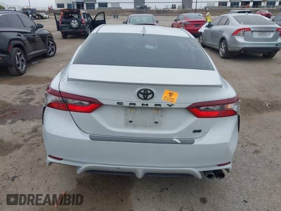 2023 Toyota Camry SE z VIN 4T1G11AK0PU140680, wystawiony jako IAAI lot #43113052 z przebiegiem 99 906 mil mil oraz . Historia ofert i sprzedaży dostępna na DreamBid. Obrazek 16.