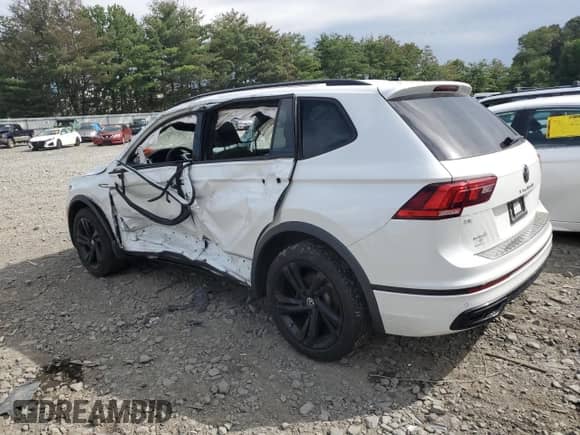 2024 Volkswagen Tiguan SE R-Line Black с VIN 3VV8B7AX9RM015965, выставлен на аукционе Copart как лот 63451135 с пробегом Не указан миль и Списание • Salvage title. История ставок и продаж доступна на DreamBid. Изображение 2.