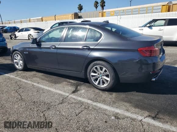 2015 BMW 5 Series 528i с VIN WBA5A5C58FD515608, выставлен на аукционе Copart как лот 85377935 с пробегом 141 093 миль миль и Списание • Salvage title. История ставок и продаж доступна на DreamBid. Изображение 2.