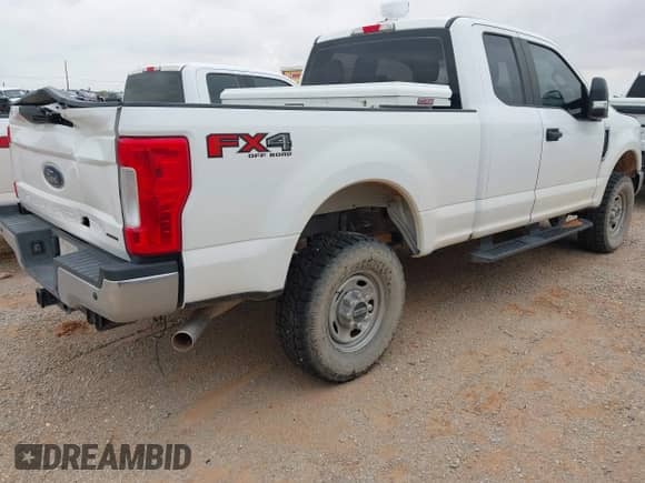 2019 Ford F-250 XL z VIN 1FT7X2B62KEC81439, wystawiony jako IAAI lot #43143386 z przebiegiem 148 419 mil mil oraz . Historia ofert i sprzedaży dostępna na DreamBid. Obrazek 4.