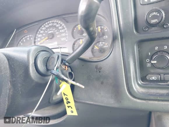 2003 GMC Sierra 1500 SLT z VIN 2GTEK19T131325073, wystawiony jako IAAI lot #42018525 z przebiegiem 338 659 mil mil oraz . Historia ofert i sprzedaży dostępna na DreamBid. Obrazek 11.