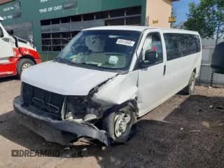 2013 Chevrolet Express Passenger 1LS с VIN 1GAZGZFA6D1120434, выставлен на аукционе Copart как лот 60413545 с пробегом Не указан миль и Списание • Salvage title. История ставок и продаж доступна на DreamBid. Изображение 1.