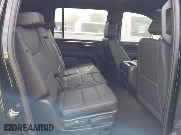 2025 Chevrolet Suburban Z71 с VIN 1GNS6DRD8SR287419, выставлен на аукционе IAAI как лот 43527655 с пробегом 30 887 миль миль и . История ставок и продаж доступна на DreamBid. Изображение 8.