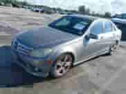 2010 Mercedes-Benz C 300 Sport z VIN WDDGF8BB6AR127526, wystawiony jako IAAI lot #43381304 z przebiegiem 172 792 mil mil oraz . Historia ofert i sprzedaży dostępna na DreamBid. Obrazek 2.