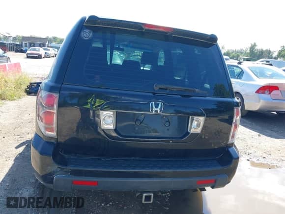 2007 Honda Pilot LX с VIN 2HKYF18137H512076, выставлен на аукционе IAAI как лот 43309884 с пробегом 214 003 миль миль и . История ставок и продаж доступна на DreamBid. Изображение 16.