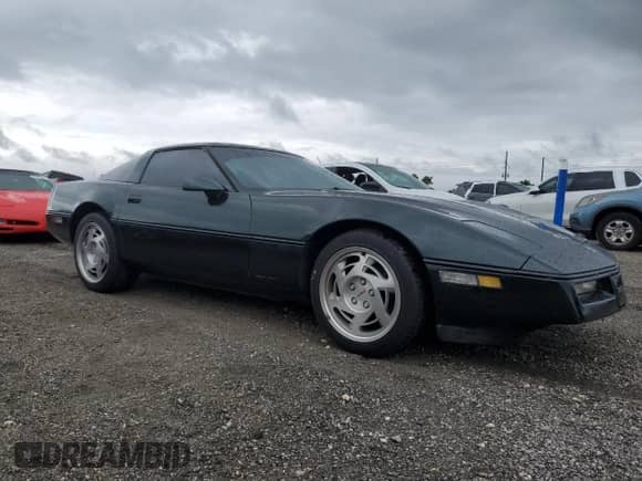 1990 Chevrolet Corvette с VIN 1G1YY2387L5101304, выставлен на аукционе Copart как лот 74573794 с пробегом 78 499 миль миль и Списание • Salvage title. История ставок и продаж доступна на DreamBid. Изображение 4.