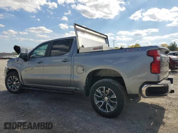 2024 Chevrolet Silverado 1500 LT z VIN 1GCPDKEK3RZ275458, wystawiony jako Copart lot #84876925 z przebiegiem Nie podano mil oraz Szkoda całkowita • Salvage title. Historia ofert i sprzedaży dostępna na DreamBid. Obrazek 2.