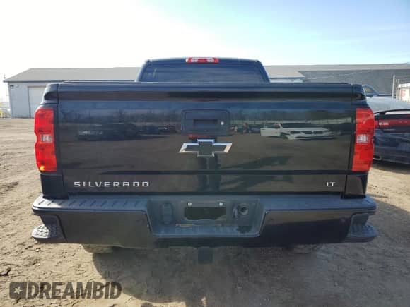 2017 Chevrolet Silverado 1500 LT z VIN 1GCVKREC4HZ407950, wystawiony jako Copart lot #50971165 z przebiegiem 147 454 mil mil oraz Szkoda całkowita • Salvage title. Historia ofert i sprzedaży dostępna na DreamBid. Obrazek 6.