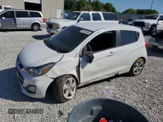 2020 Chevrolet Spark LS с VIN KL8CB6SA5LC478989, выставлен на аукционе Copart как лот 69385665 с пробегом 76 911 миль миль и Списание • Salvage title. История ставок и продаж доступна на DreamBid. Изображение 1.
