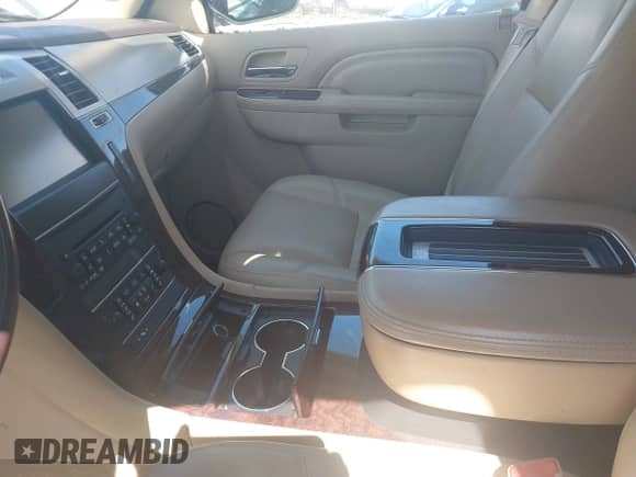 2013 Cadillac Escalade ESV Luxury с VIN 1GYS4HEF9DR227157, выставлен на аукционе IAAI как лот 41972793 с пробегом 114 314 миль миль и . История ставок и продаж доступна на DreamBid. Изображение 5.