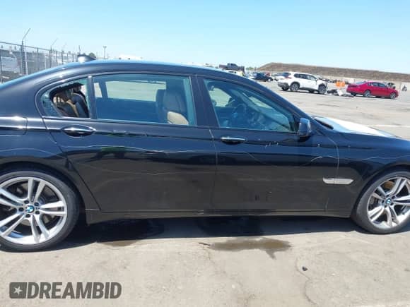 2011 BMW 7 Series 750Li with VIN WBAKB8C5XBCY64531, listed as a IAAI auction lot 42350009 with 113,893 mi miles and . Bid and sale history available at DreamBid. Image 13.