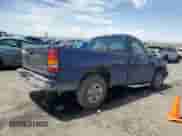 2002 GMC Sierra 1500 z VIN 1GTEC14W32Z205490, wystawiony jako Copart lot #65004275 z przebiegiem 96 004 mil mil oraz Szkoda całkowita • Salvage title. Historia ofert i sprzedaży dostępna na DreamBid. Obrazek 3.