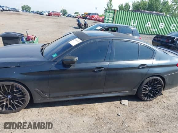 2018 BMW 5 Series M550i xDrive с VIN WBAJB9C55JB286747, выставлен на аукционе IAAI как лот 42583106 с пробегом 141 102 миль миль и . История ставок и продаж доступна на DreamBid. Изображение 14.