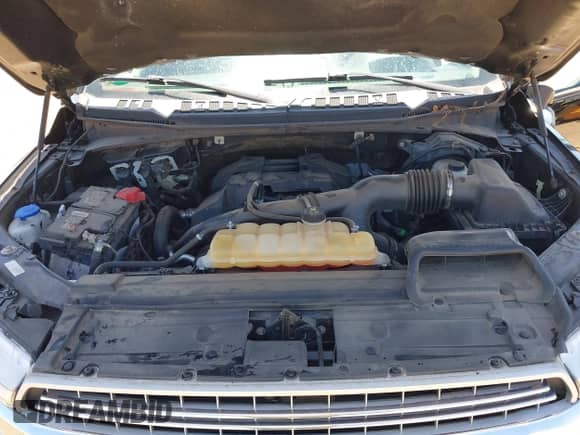 2018 Ford F-150 XL z VIN 1FTEW1EP8JFA92893, wystawiony jako IAAI lot #42305582 z przebiegiem 134 427 mil mil oraz . Historia ofert i sprzedaży dostępna na DreamBid. Obrazek 10.