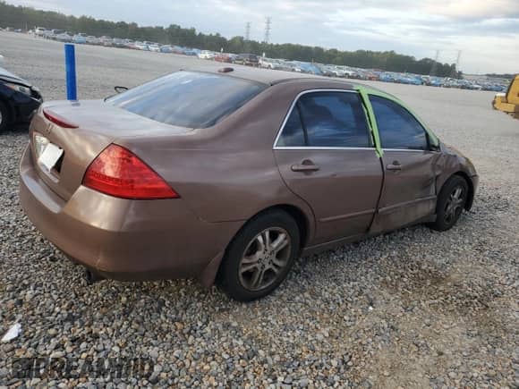 2007 Honda Accord EX-L z VIN 1HGCM56847A115816, wystawiony jako Copart lot #82634375 z przebiegiem 208 594 mil mil oraz Szkoda całkowita • Salvage title. Historia ofert i sprzedaży dostępna na DreamBid. Obrazek 3.