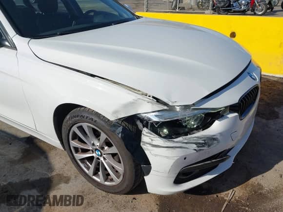 2018 BMW 3 Series 320i with VIN WBA8A9C55JAH12687, listed as a IAAI auction lot 43262965 with 125,811 mi miles and . Bid and sale history available at DreamBid. Image 6.